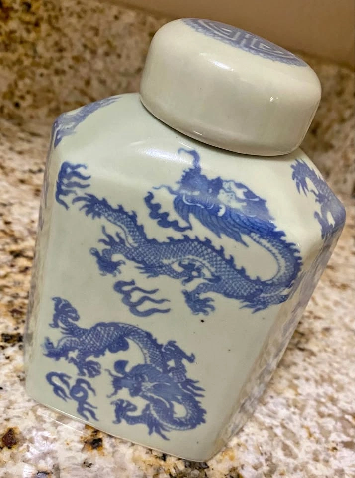 6 Inch Chinese Dragon Vase | Porch Pickup in South Surrey