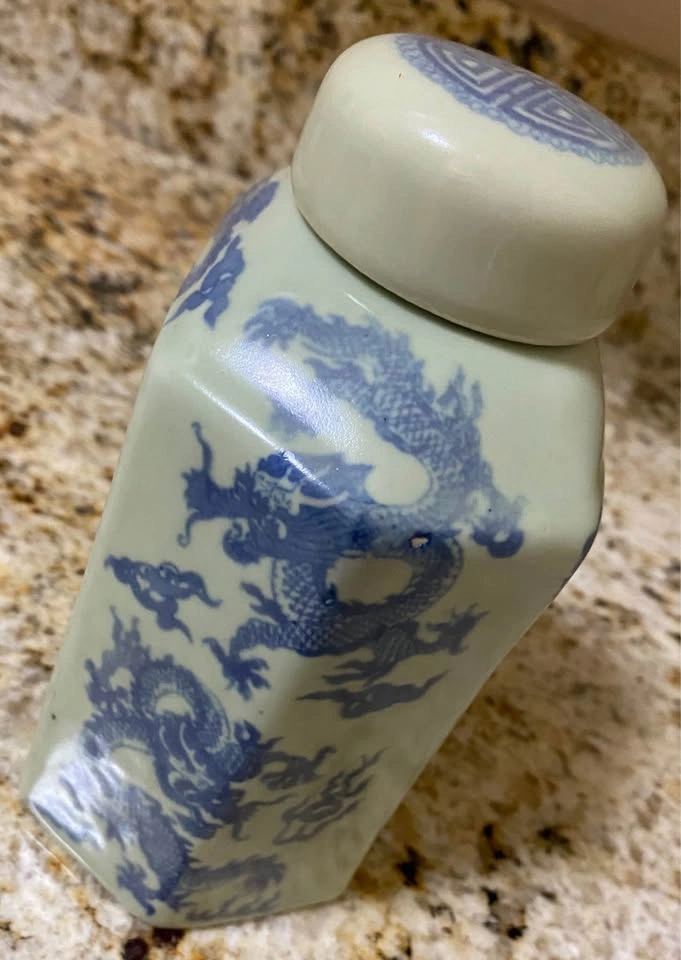 6 Inch Chinese Dragon Vase | Porch Pickup in South Surrey - photo 4