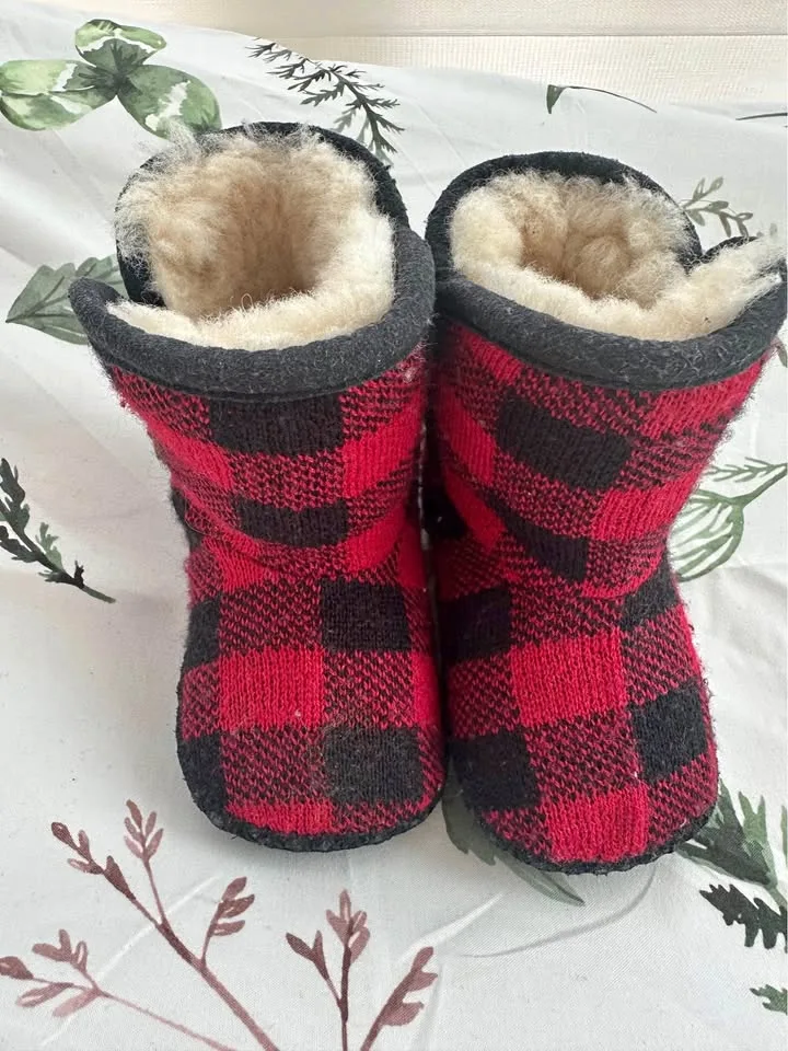 Toddler UGG boots thumbnail