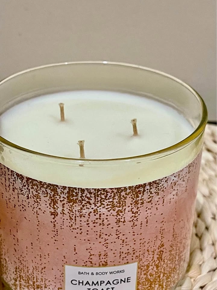 Bath & Body Works Champagne Toast Scented Candle - photo 4