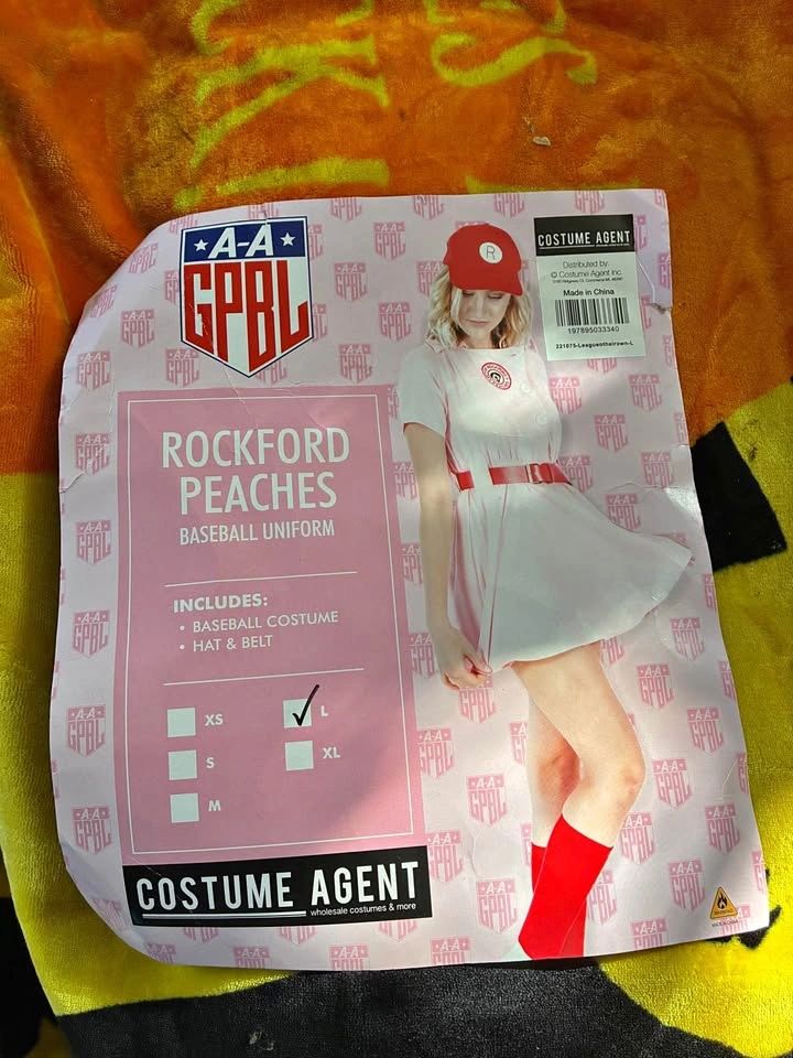 Rockford Peaches baseball Halloween costume
