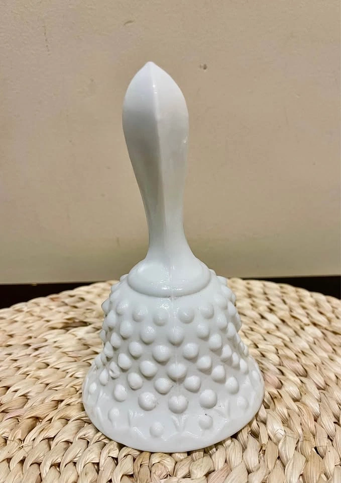 Vintage Colonial White Milk Glass FENTON Ornate Bell - photo 2