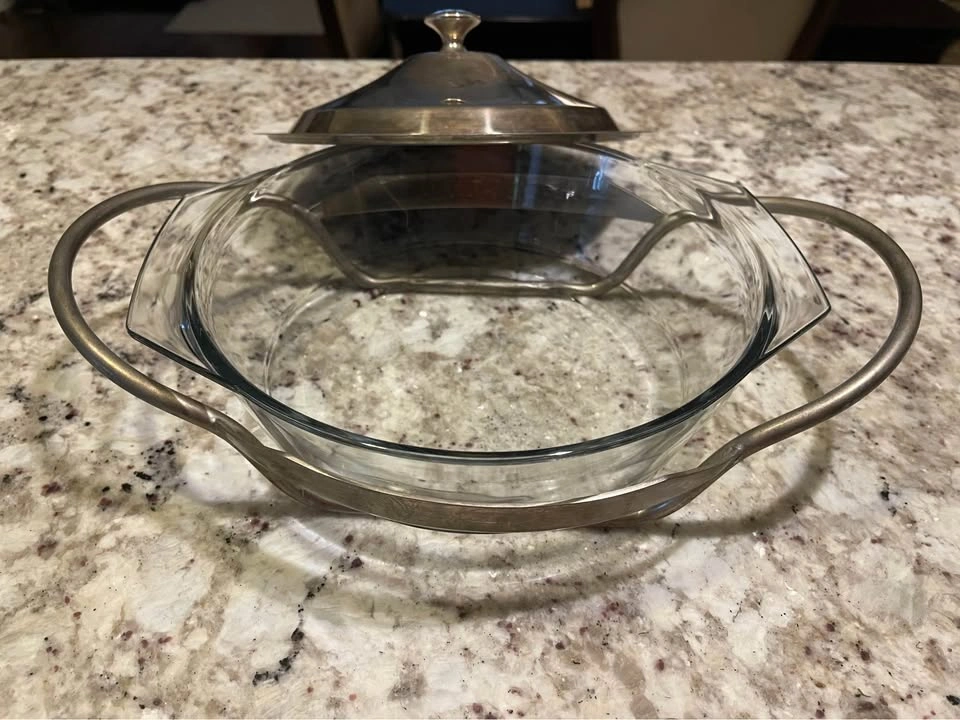 Vintage Elegance Silver-Plated Casserole Dish with Glass Insert - photo 2