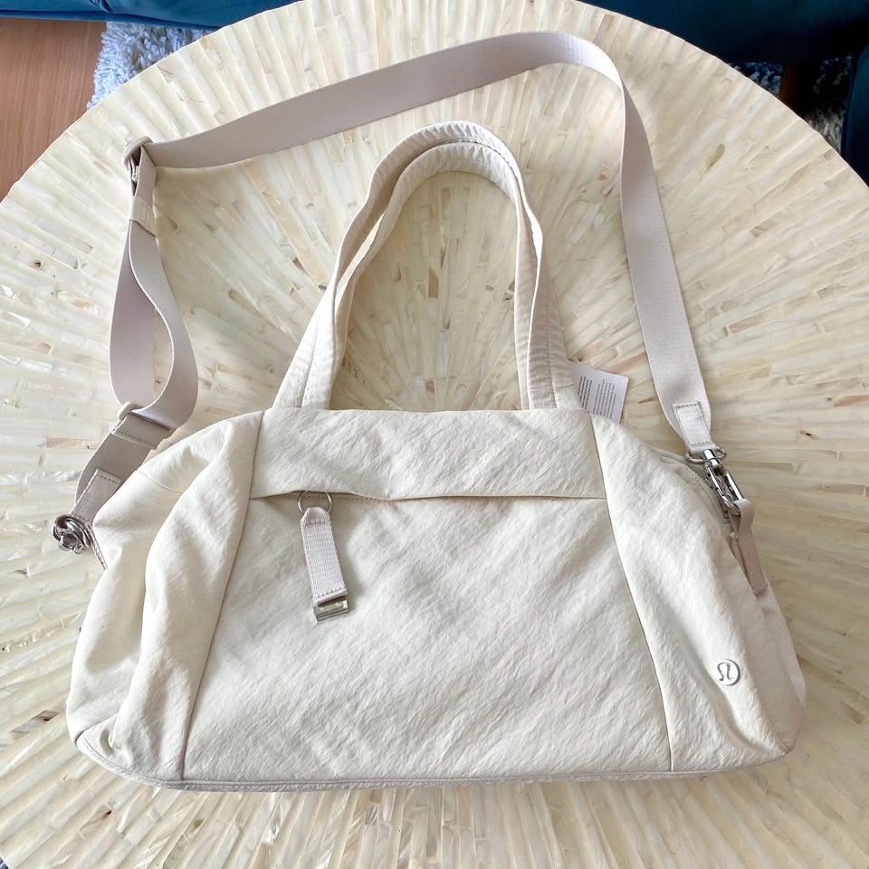 NWT Lululemon On My Level Barrel Duffle 16L - photo 2