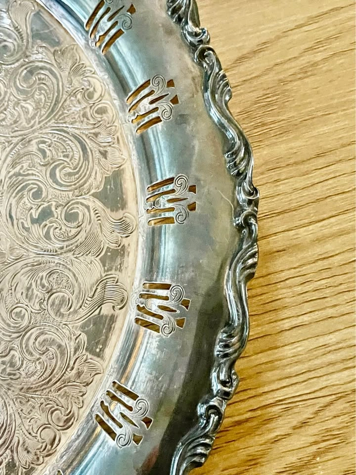 Vintage Wm. A. Rogers Silver Plated Round Tray – Pierced Gallery - photo 3