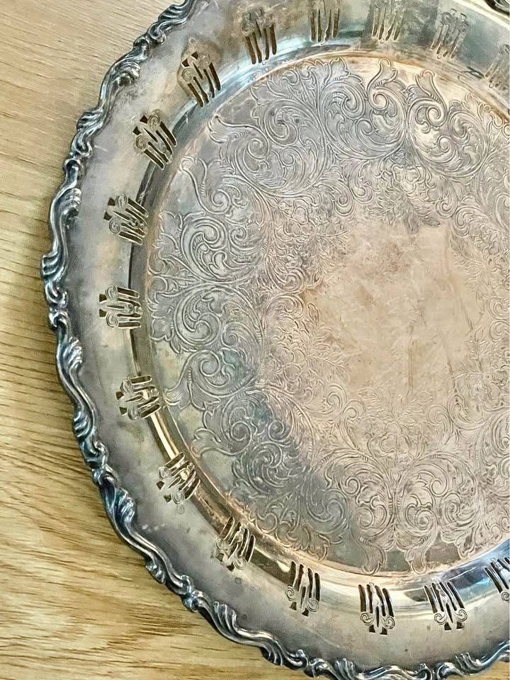 Vintage Wm. A. Rogers Silver Plated Round Tray – Pierced Gallery - photo 4