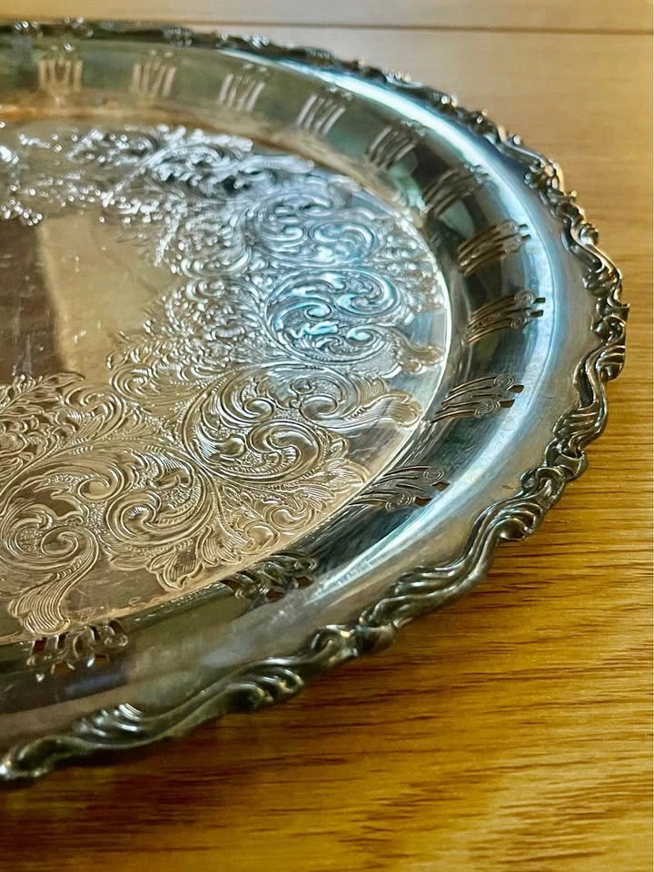 Vintage Wm. A. Rogers Silver Plated Round Tray – Pierced Gallery - photo 5