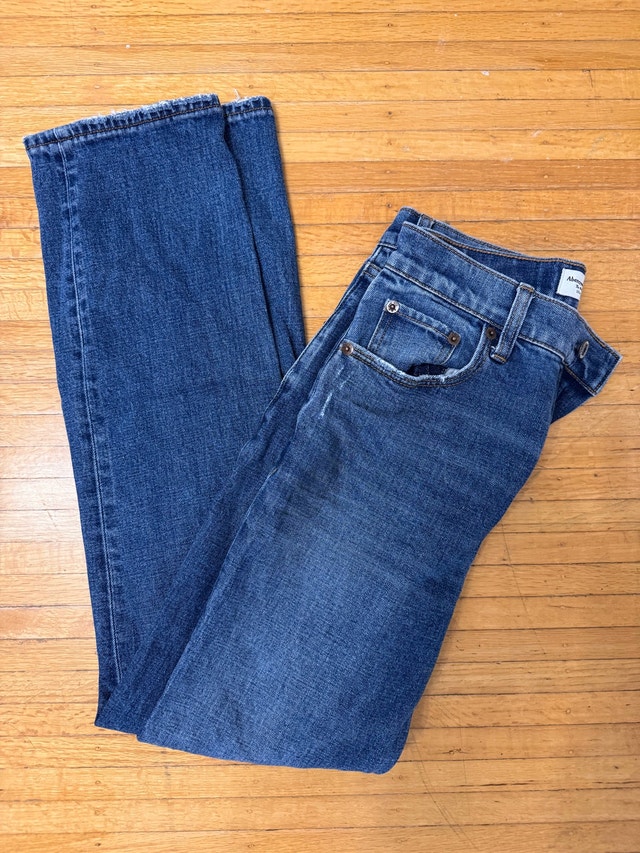 Abercrombie & Fitch Ankle Straight Ultra Highrise Jeans