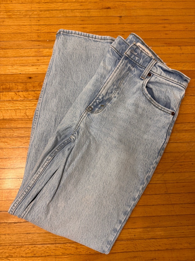 Abercrombie & Fitch 90s Straight Ultra Highrise Jeans