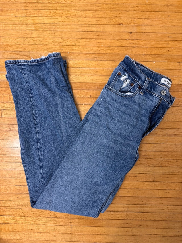 Abercrombie & Fitch Relaxed Highrise 90s Jean