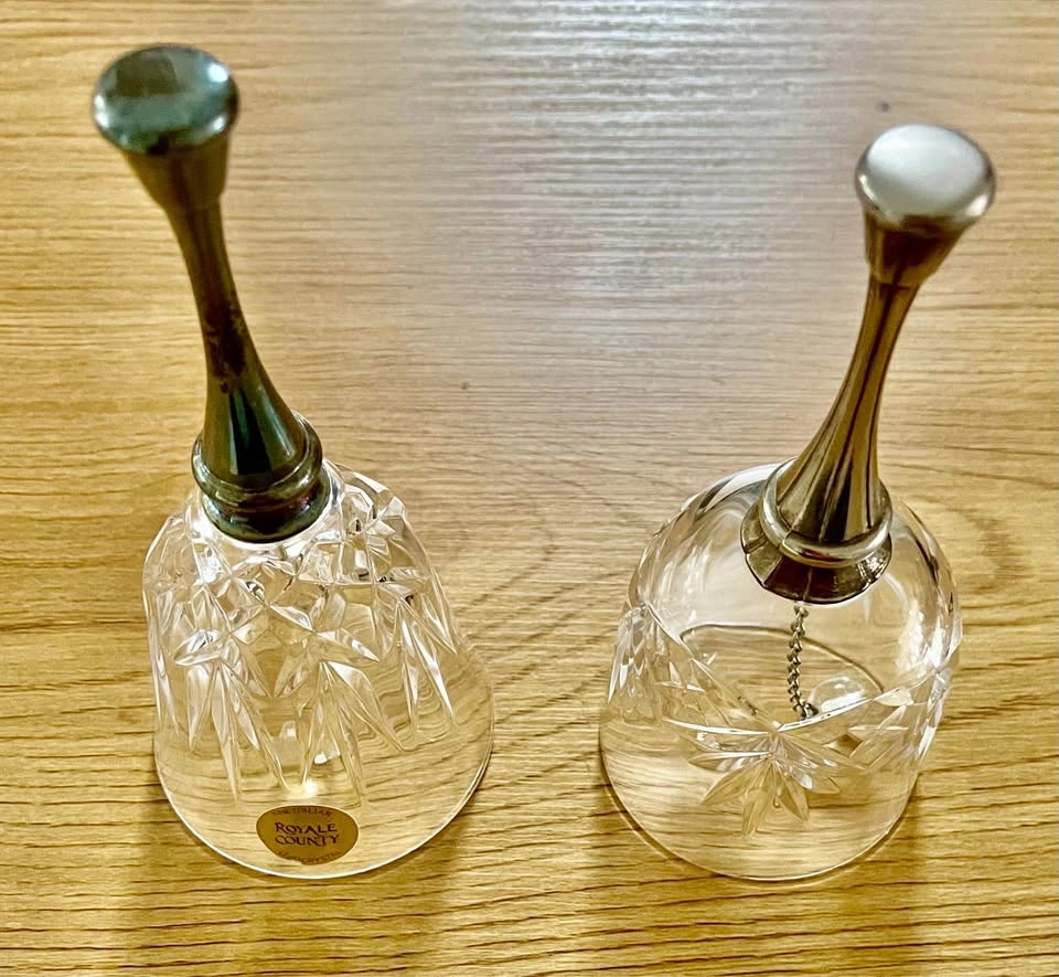 Royale County Crystal Bells with Silver Handles