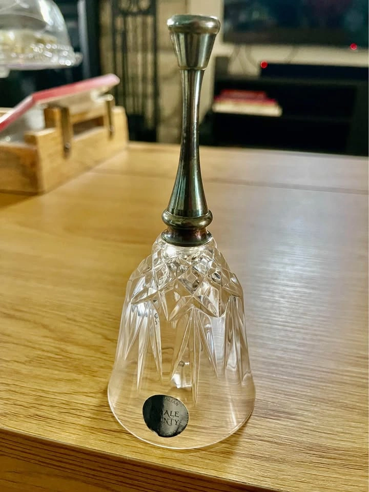 Royale County Crystal Bells with Silver Handles - photo 3