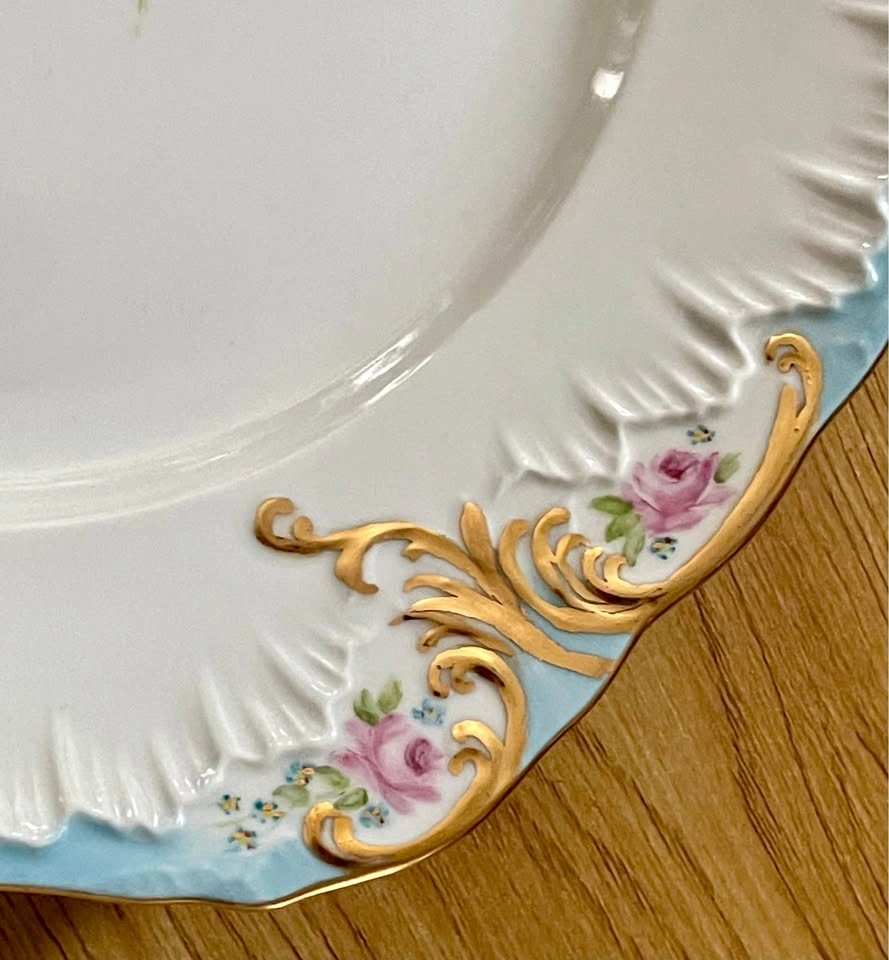 Rare 1900 Antique Floral Porcelain Plate with Gold Gilt - photo 2