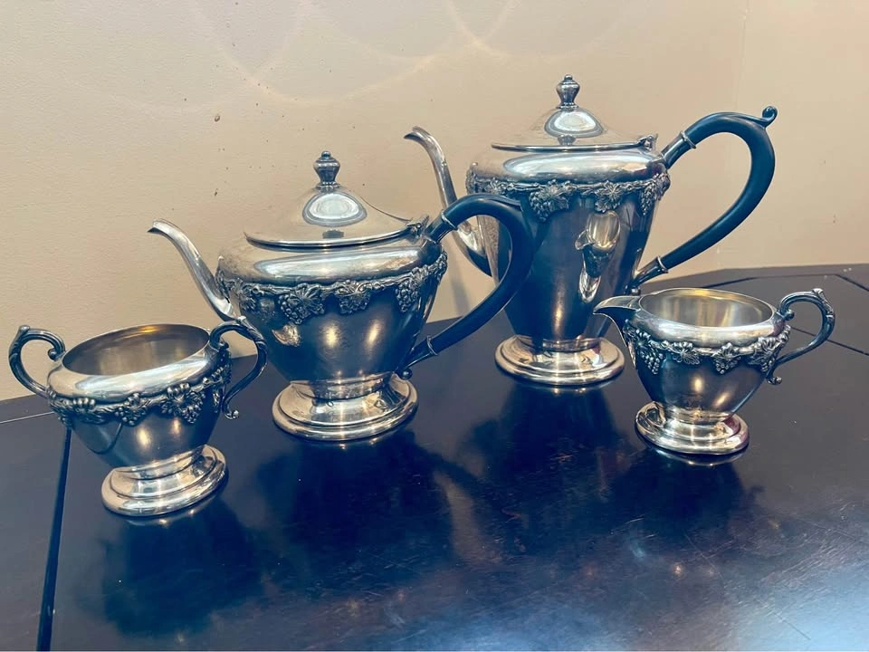 Vintage Wm. A. Rogers Silver-Plated 4-Piece Tea Coffee Set - photo 2
