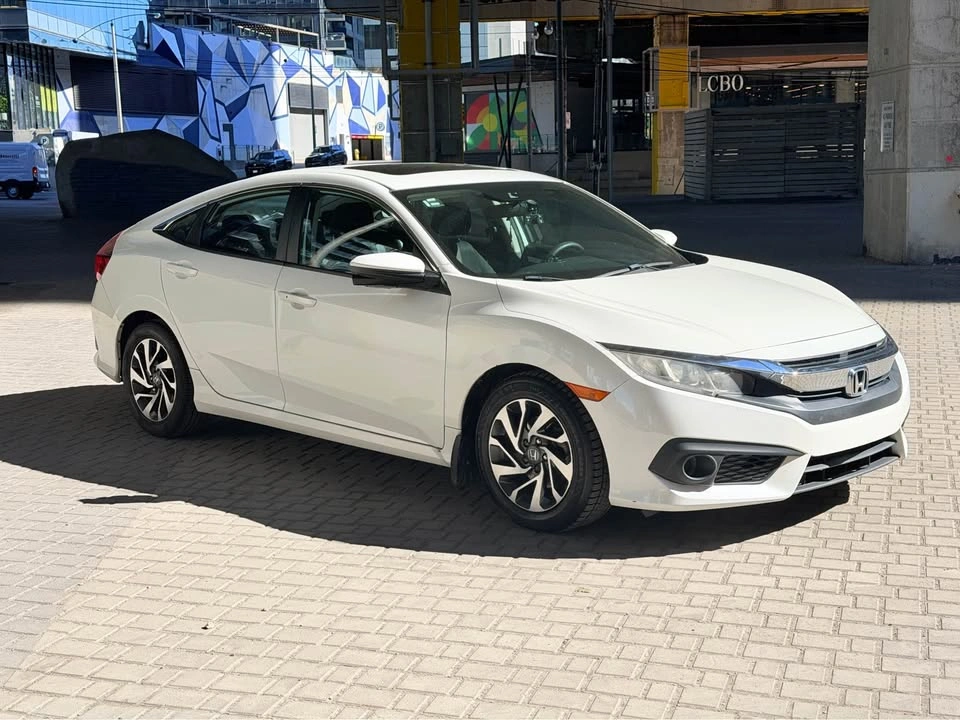 2017 Honda Civic - photo 2