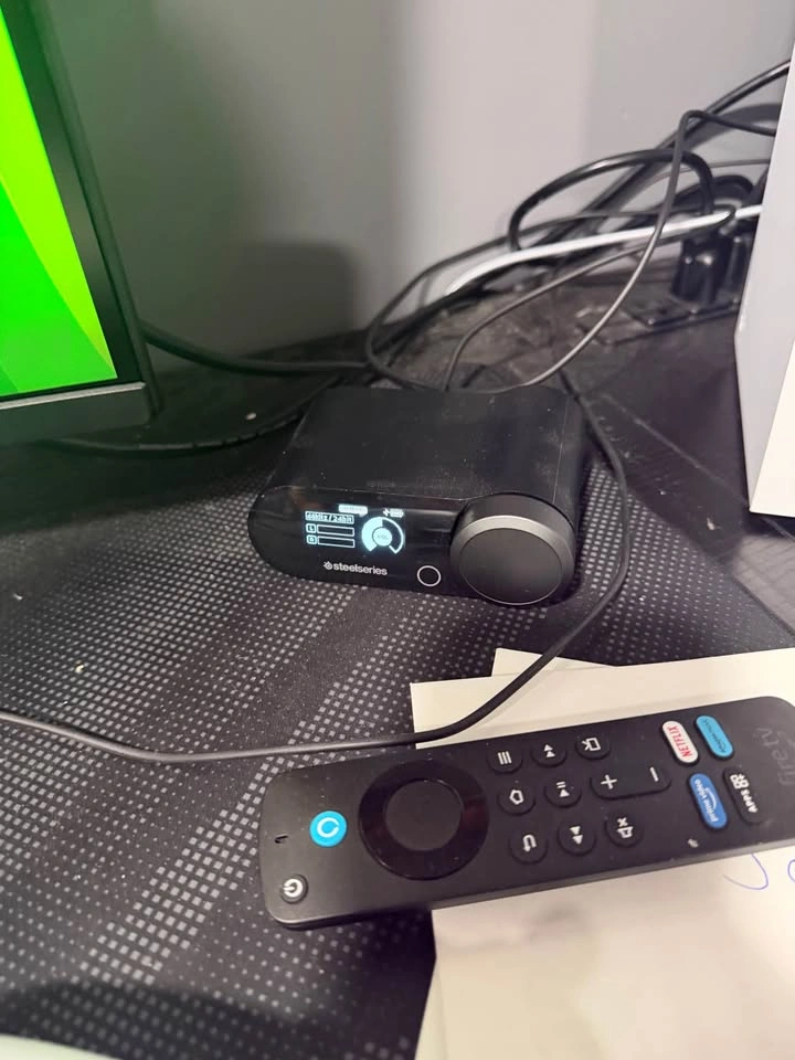 SteelSeries Arctis Nova Pro Wireless Headset - photo 2