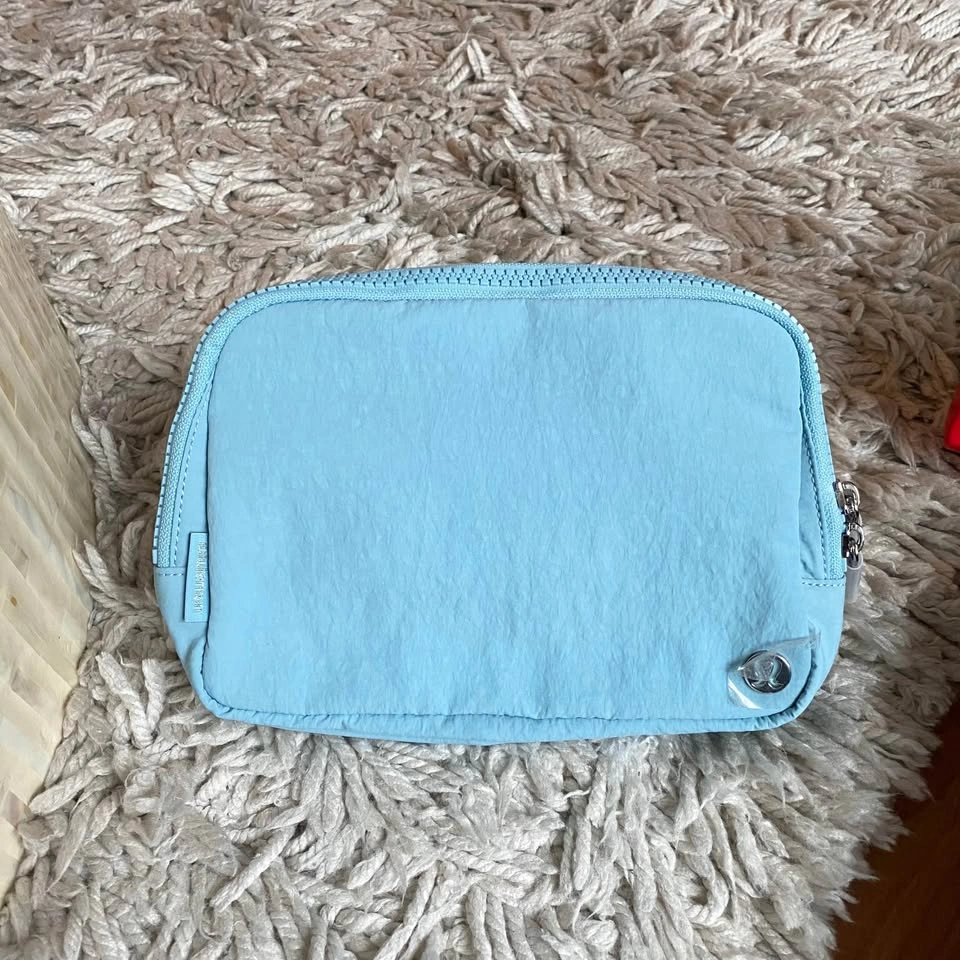 NWT Lululemon Everywhere Belt Bag Large with Long Strap 2L - photo 2
