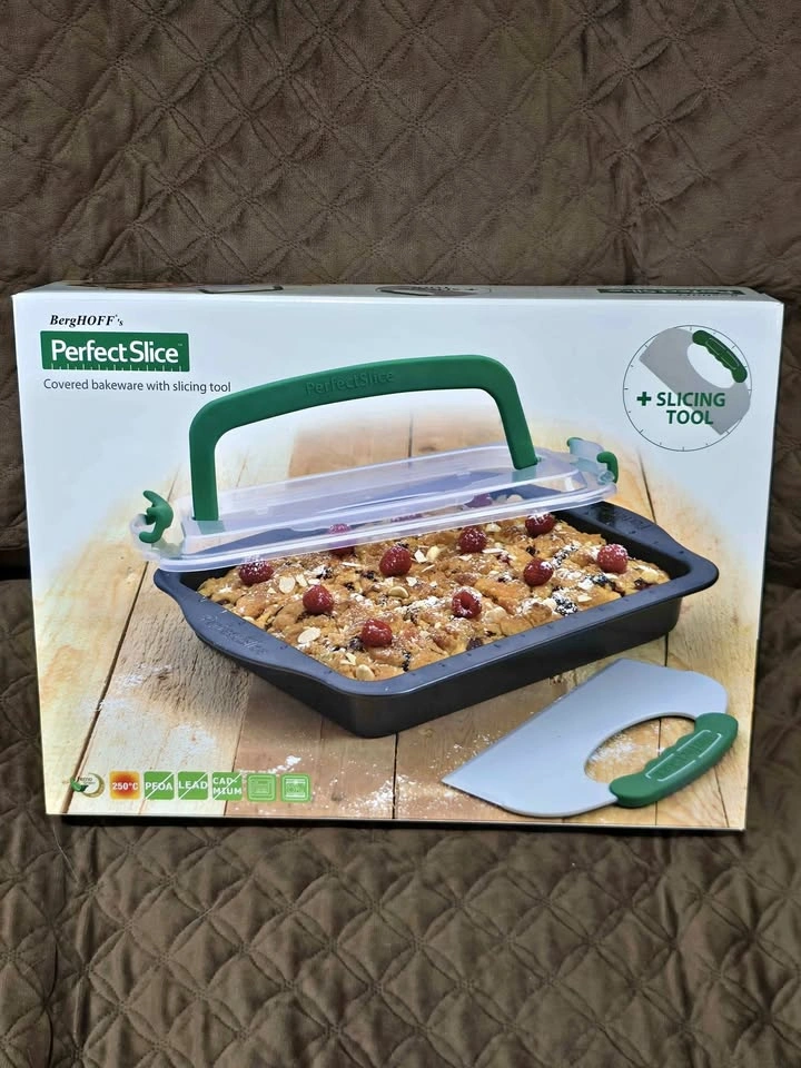 BergHOFF Perfect Slice Covered Bakeware with Slicing Tool