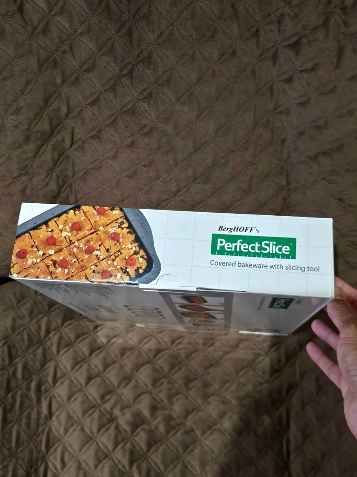 BergHOFF Perfect Slice Covered Bakeware with Slicing Tool - photo 3