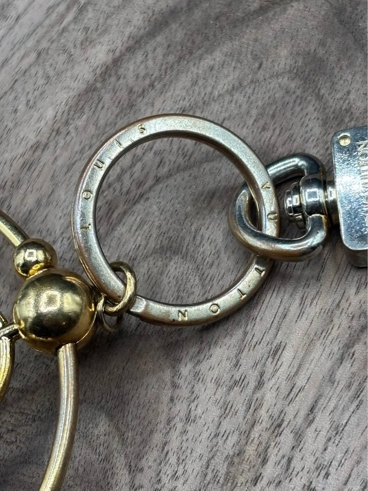 Louis Vuitton Golden Vandôme Monogram Flower Bag Charm - photo 5