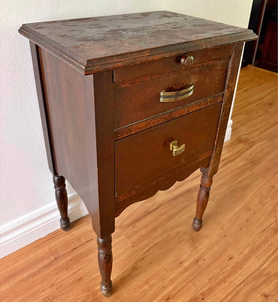 Antique 1920s Solid Wood End Table / Nightstand