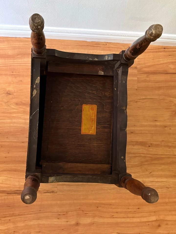 Antique 1920s Solid Wood End Table / Nightstand - photo 4