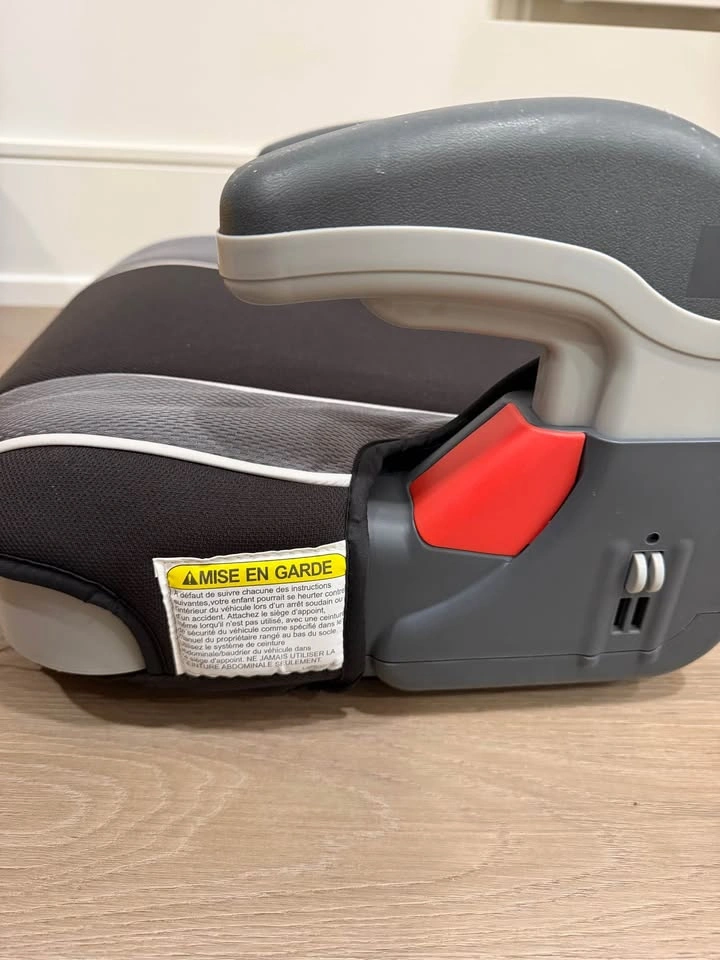 Graco Booster Seat - photo 2