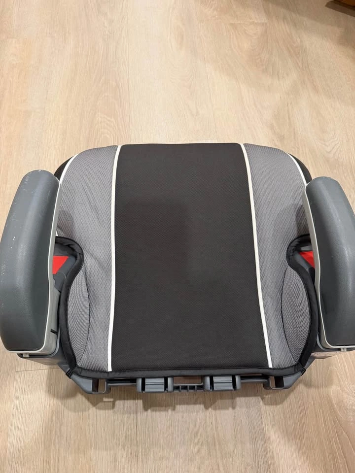Graco Booster Seat - photo 5