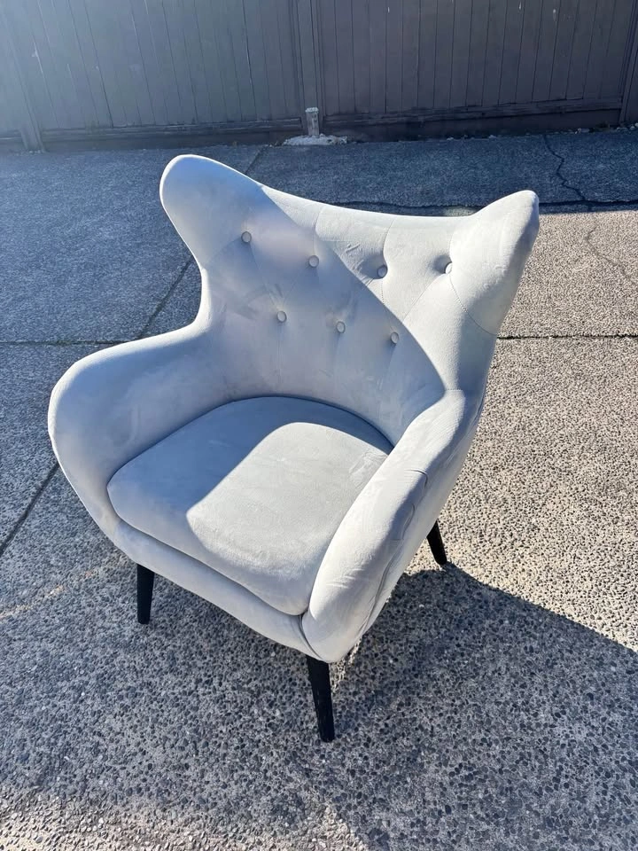 Mid-Century Modern Wingback Armchair - photo 4