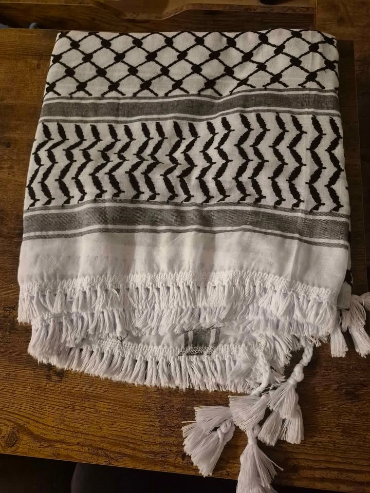High-Quality Black & White Keffiyeh – New / Never Used