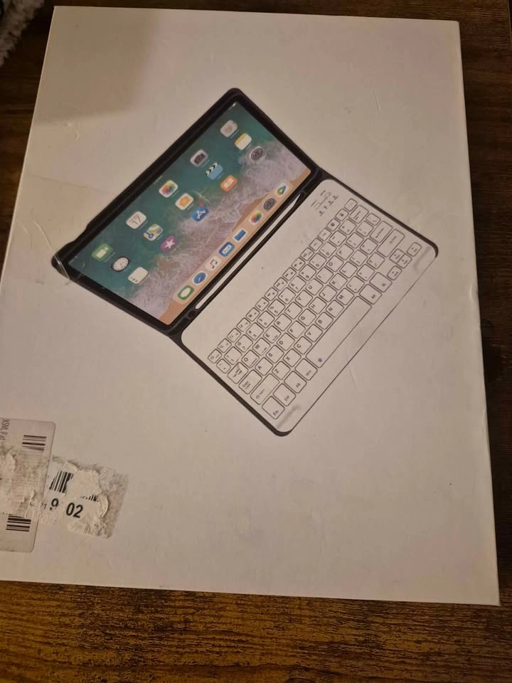 iPad Bluetooth Keyboard Case – Open Box