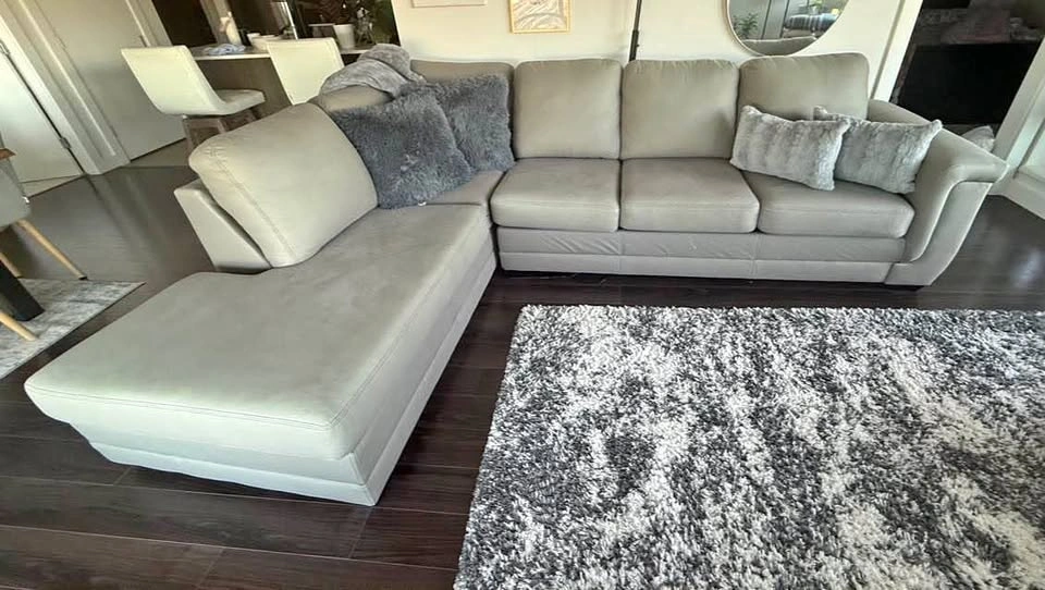 Canadian-Made Sectional Sofa with Chaise – Excellent Condition