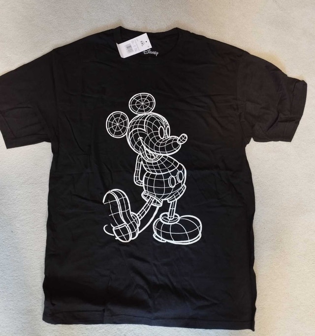 New Disney youth glow in the dark Mickey t-shirt XXL