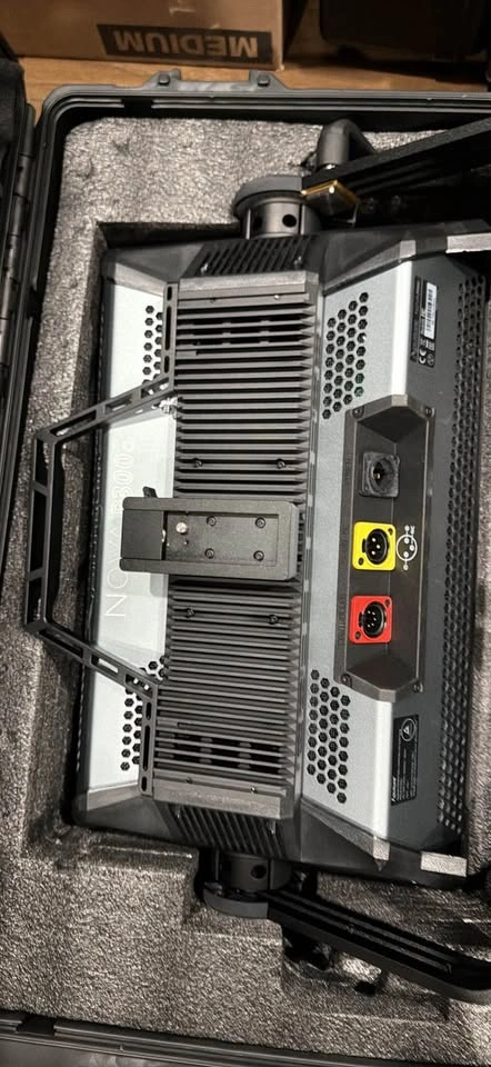 Aputure Nova P300c RGBWW LED Panel with Hard Case - photo 2