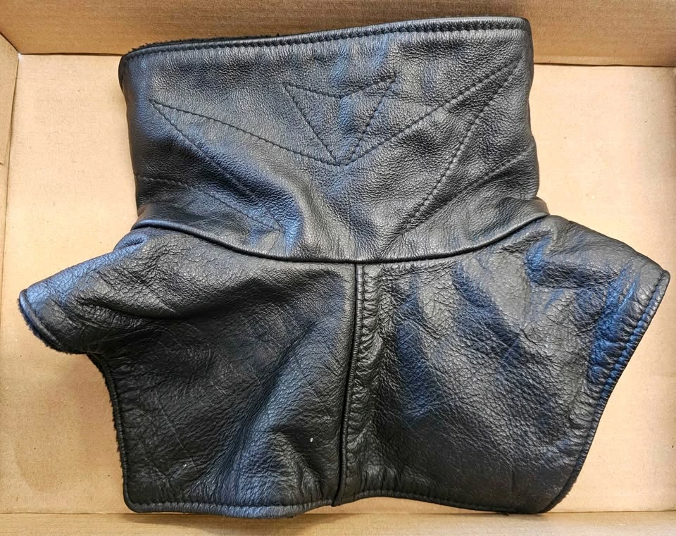 On The Fringe Leathers Handmade Leather & Fleece Neck Warmer - photo 3
