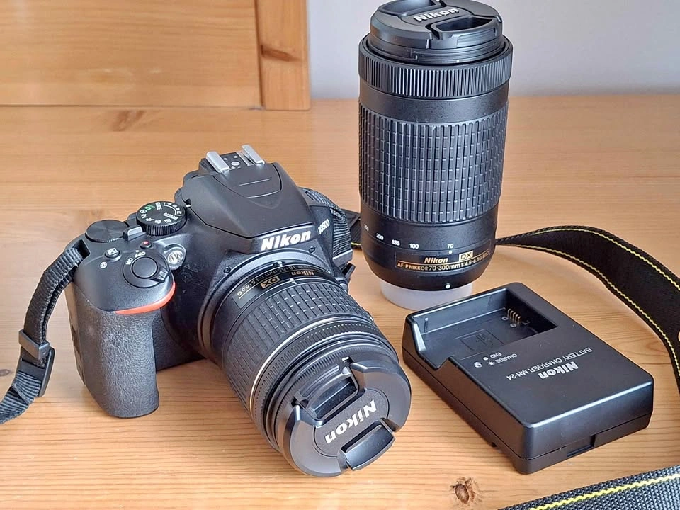 Nikon D3500 camera 2 lens full kit, very low shutter count