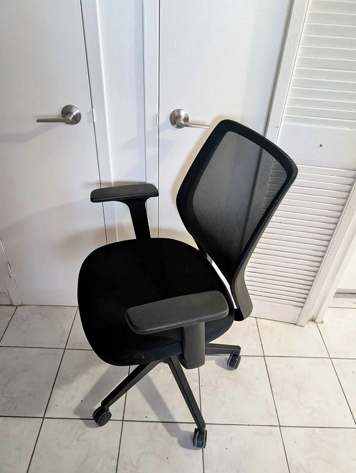 Black Mesh Office Chair