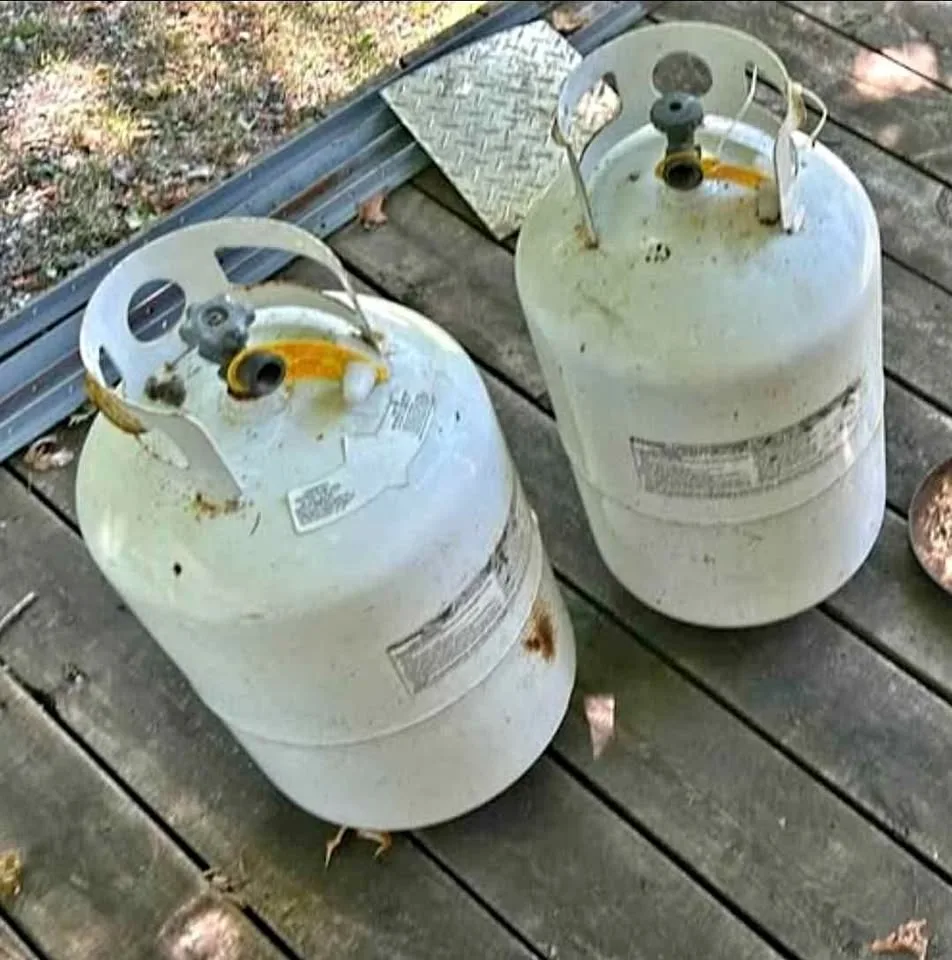30 lb Propane Tanks For RV or triller - Expires 2031 thumbnail