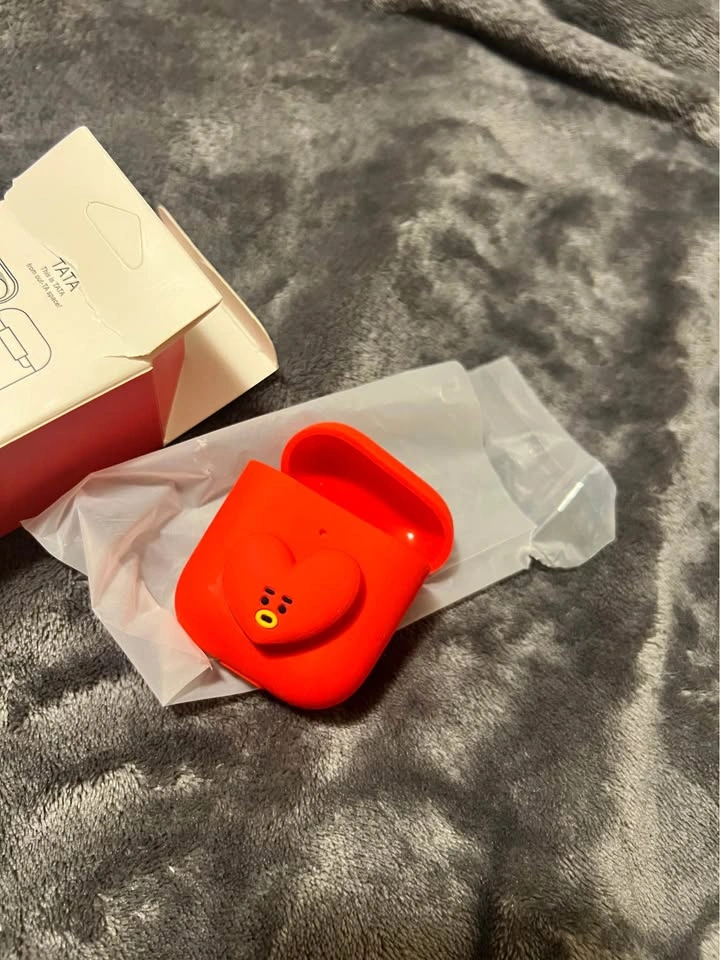 New BTS BT21 Tata Airpods Case - photo 4