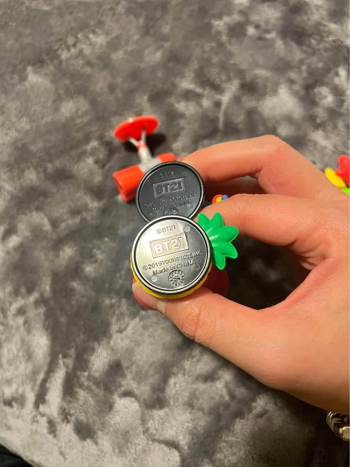 BTS BT21 Line Friends Tata collectible figures Universtar Vol.1& - photo 5