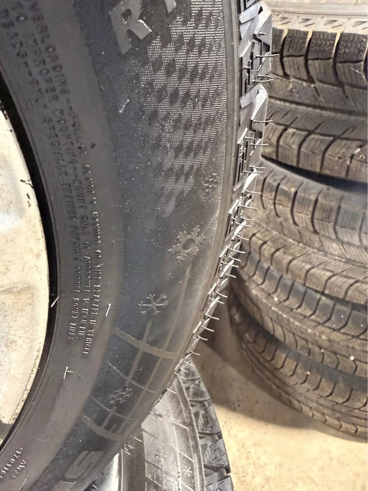 Kapsen Winter Tires 215/60R16 with Nissan Altima Rims - photo 3