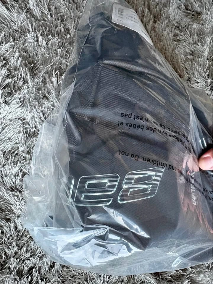Brand new 14” Bauer Mach gloves all black