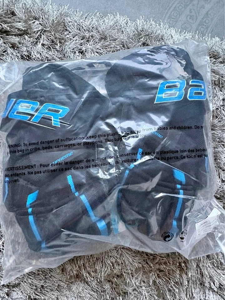 Brand new 14” Bauer Mach gloves Black and blue