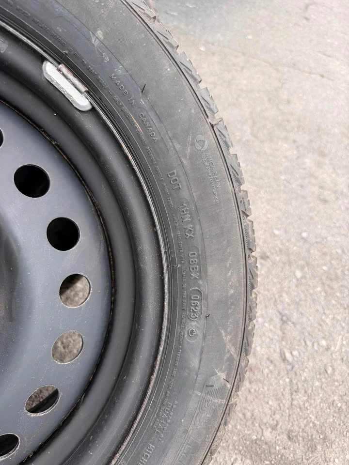 Michelin X-Ice Snow Winter Tires 215/60R17 with Steel Rims - photo 3