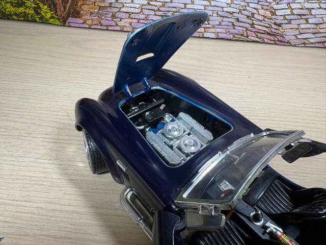 1:18 Shelby Cobra 427 S/C (1965) – Diecast Model - photo 4