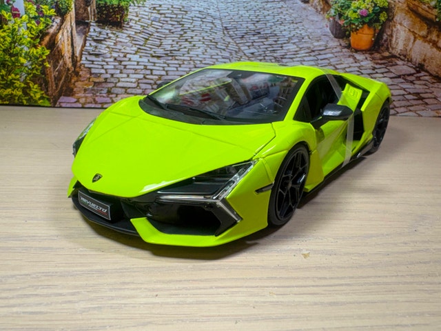 1:18 Brand New Lamborghini Revuelto diecast collectible car