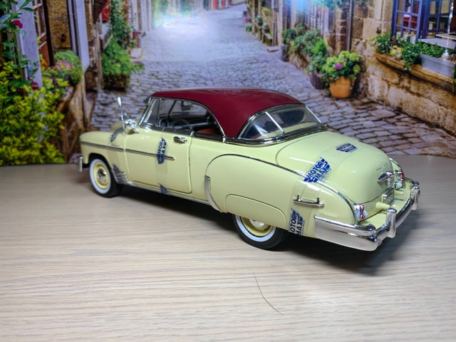 1:18 Brand New 1950 Chevy Bel Air diecast model car - photo 5
