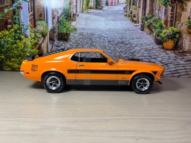 1:18 Brand New 1970 Ford Mustang Mach 1 Twister Orange - photo 3