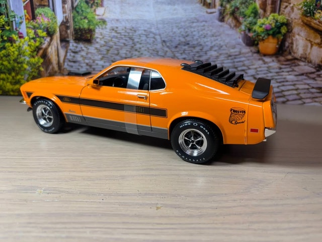 1:18 Brand New 1970 Ford Mustang Mach 1 Twister Orange - photo 5