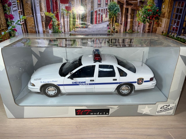 1:18 UT Models Chevrolet Caprice Police Car – Cheyenne Police - photo 2